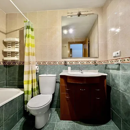 Spacious Near Plaza America *