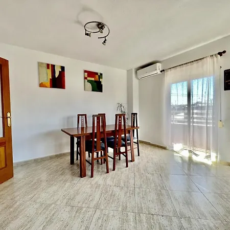 Apartment Spacious Near Plaza America *