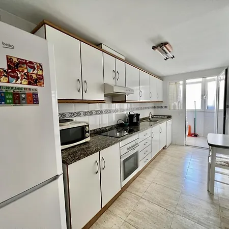 Spacious Near Plaza America Apartment *