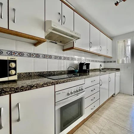 Spacious Near Plaza America