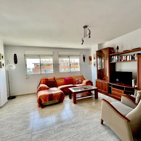 Apartment Spacious Near Plaza America *